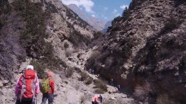 Gezginler dağlarda