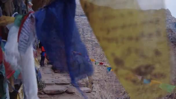 The flags in the Nepal mountains — Stock Video