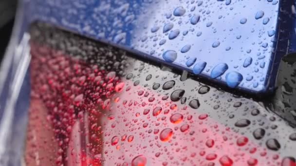 Luces Coche Las Gotas Lluvia Cerca Gotas Lluvia Corren Por — Vídeo de stock