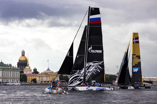Экстремальные серии парусного спорта в Санкт-Петербурге — стоковое фото