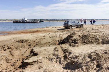 Feribot kötü kumlu yol