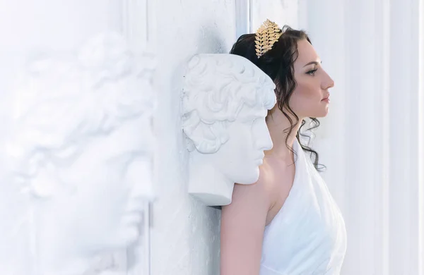 Beautiful Greek Goddess Woman Closeup White Ancient Ruins Background — Stock Photo, Image