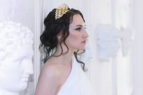 Beautiful Greek Goddess Woman Closeup White Ancient Ruins Background — Stock Photo, Image