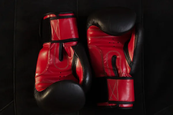 Boxing gloves isolated on the black background — Stock Photo, Image