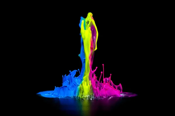 Цветные брызги краски - краска на аудиодинамике — стоковое фото
