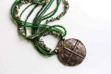 Afrika moda geleneksel etnik boncuk Takı Kolye metal toka ile.