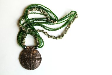 Afrika moda geleneksel etnik boncuk Takı Kolye metal toka ile.