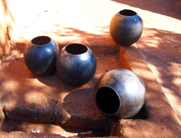 Kil kaplar. Afrika geleneksel etnik çanak çömlek. Stok Fotoğraf
