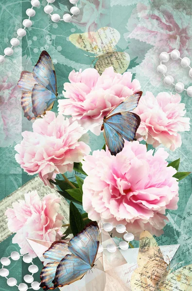 Kartpostal çiçek. Tebrik kartı peonies, kelebekler ve inci. Güzel bahar Pembe çiçek.
