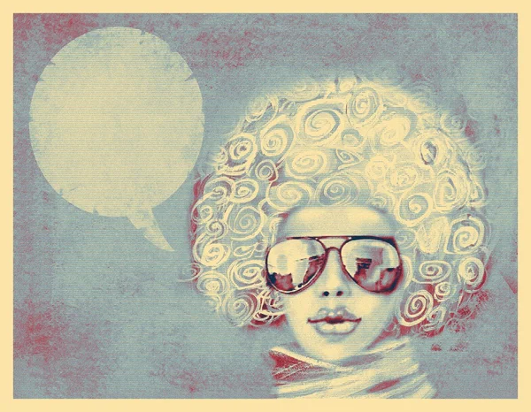 Модная женщина в солнечных очках и шарфе. Портрет в стиле шабби шик. Иллюстрация женщины с речевым пузырем . — стоковое фото