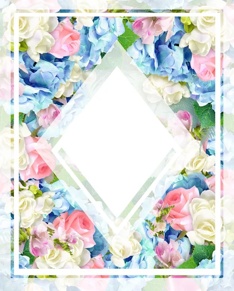 Hermosa plantilla de postal con hortensias y flor de rosa con lugar para el texto . — Foto de Stock