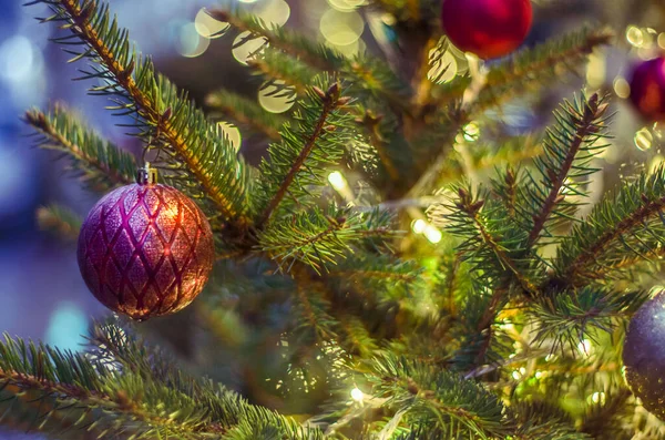 クリスマスの赤いボール 休日構成 祭りの背景 — ストック写真