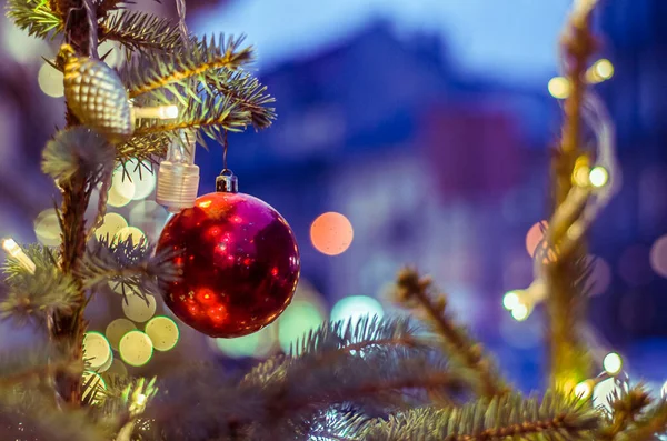 クリスマスの赤いボール 休日構成 祭りの背景 — ストック写真