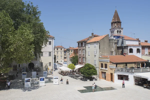 La columna romana en Trg Petra Budinica en Zadar, Croacia —  Fotos de Stock