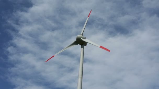 Ветряная турбина — стоковое видео