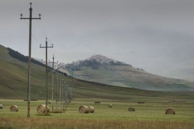 Saman balya Castelluccio di Norcia Akdağ.