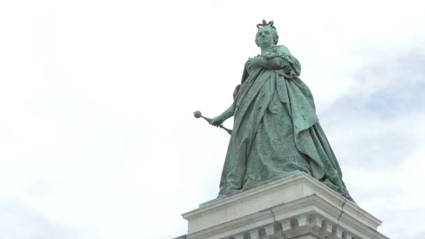 La estatua de la archiduquesa María Teresa de Austria — Vídeo de stock