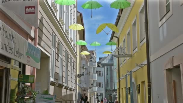 Widok ulicy w samym centrum Klagenfurtu — Wideo stockowe