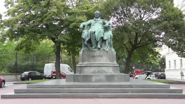 Goethe monumen di Wina — Stok Video