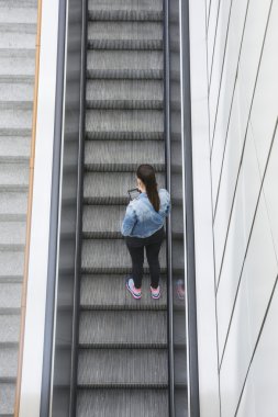 Viyana metroda yürüyen merdiven