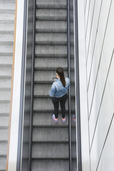 Roltrappen in de metro Vienna — Stockfoto