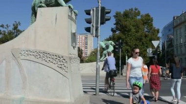 Ejderha köprünün Ljubljana görünümünü