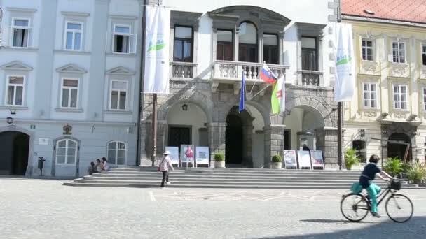 Het stadhuis in Ljubljana — Stockvideo