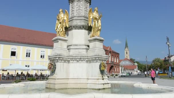 Het monument van de Heilige Maria in Zagreb — Stockvideo