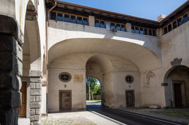 Palmanova, İtalya. 18 Mayıs 2021. Eski Aquileia şehir kapısının görüntüsü.