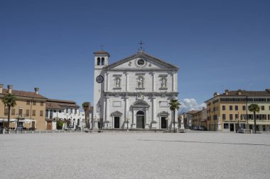 Palmanova, İtalya. 18 Mayıs 2021. Şehir merkezindeki En Kutsal Kurtarıcı 'nın dış görünüşü.