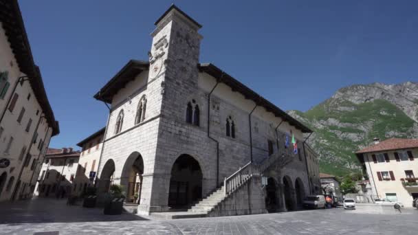 Venzone Italien Mai 2021 Blick Auf Die Außenfassade Des Rathausgebäudes — Stockvideo