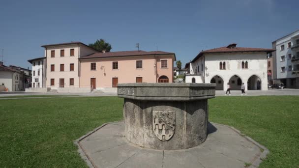 Spilimbergo Itálie Června2021 Starobylá Studna Náměstí Duomo Palazzo Della Loggia — Stock video