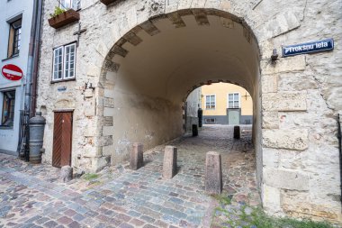 Riga, Letonya. 22 Ağustos 2021 'de şehir merkezindeki İsveç Kapısı görüntülendi.