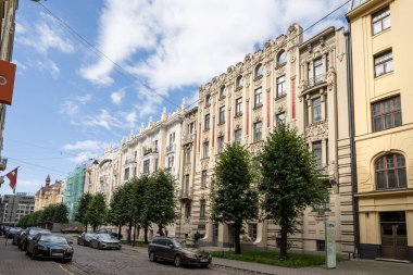 Riga, Letonya. 22 Ağustos 2021. Şehir merkezindeki bazı eski Art Noveau binaları.