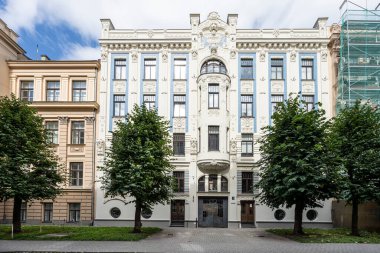 Riga, Letonya. 22 Ağustos 2021. Şehir merkezindeki bazı eski Art Noveau binaları.