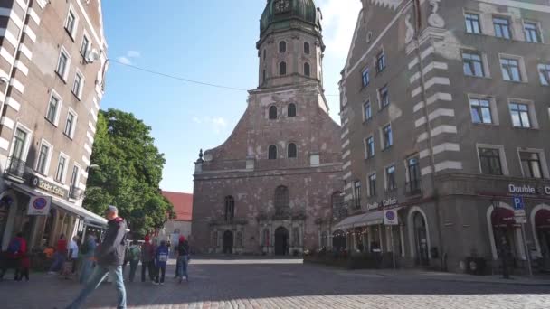 Riga Lotyšsko Srpen 2021 Panoramatický Pohled Fasádu Středověkého Kostela Petra — Stock video