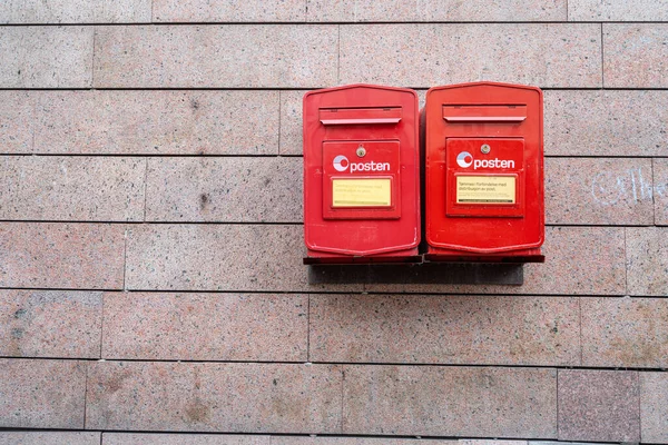Осло Норвегия Сентябрь 2021 Два Почтовых Ящика Норвежского Почтового Отделения — стоковое фото