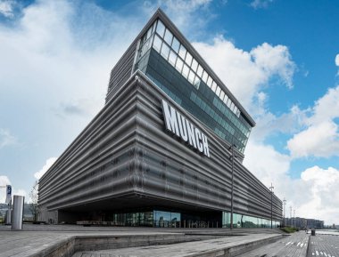 Oslo, Norveç. Eylül 2021. Şehir merkezindeki Edvard Munch Müzesi 'nin açık hava manzarası
