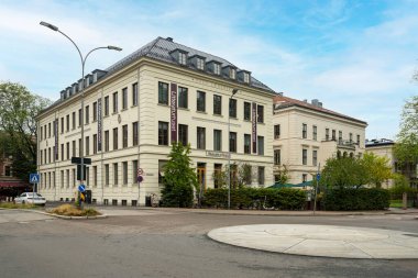 Oslo, Norveç. Eylül 2021. Şehrin tarihi merkezinde eski bir saray.
