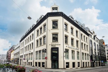 Oslo, Norveç. Eylül 2021, İskandinav fotoğrafçısının genel merkezi, şehir merkezinde büyük bir fotoğraf ürünleri dükkanı.