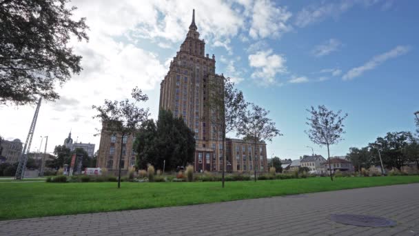 Riga Lotyšsko Srpen 2021 Panoramatický Pohled Budovu Lotyšské Akademie Věd — Stock video