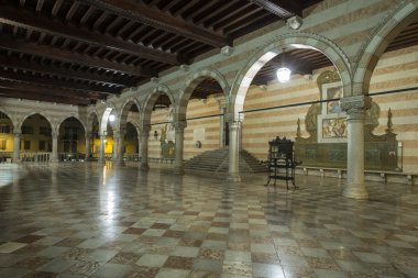 Loggia d'Aronco Sarayı