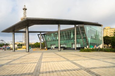 Bakü, Azerbaycan. 9 Ekim 2025. Şehir merkezindeki Bakü İş Merkezi binasının dış görüntüsü