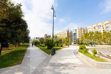 Bakü, Azerbaycan. 10 Ekim 2025. Heydar Aliyev Parkının şehir merkezindeki panoramik görüntüsü.