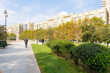 Bakü, Azerbaycan. 10 Ekim 2025. Heydar Aliyev Parkının şehir merkezindeki panoramik görüntüsü.