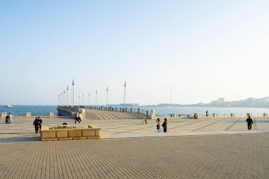 Bakü, Azerbaycan. 9 Ekim 2025. Şehir merkezindeki Hazar Denizi manzarası