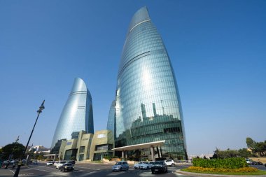 Bakü, Azerbaycan. 9 Ekim 2025. Fairmont Bakü Alev Kuleleri 'nin panoramik görüntüsü.