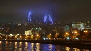 Bakü, Azerbaycan. 9 Ekim 2025. Şehir merkezindeki Çeşme Meydanı manzarası