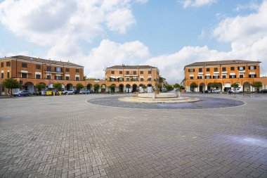 Tresigallo (FE) 5 Ekim 2025. Tresigallo, Edmondo Rossoni tarafından 1930 'larda tasarlanan rasyonalist mimarinin bir modelidir.