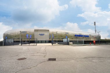 Udine, İtalya. 29 Ekim 2025. Futbol stadyumunun dış görüntüsü.